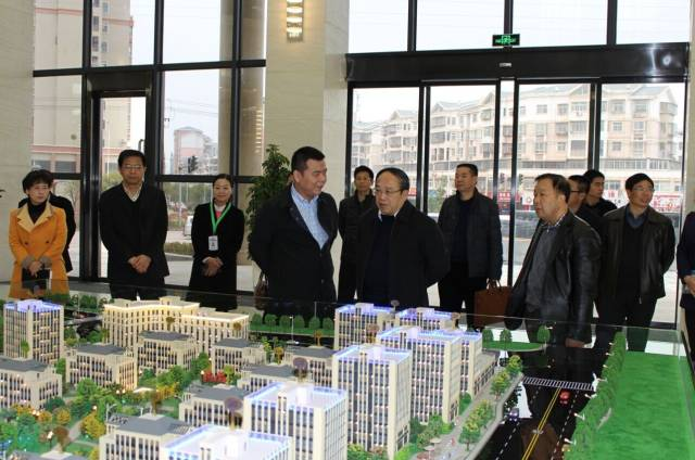加强科技孵化器建设，推动产业发展升级——区党工委书记廖长荣到赣州国际企业中心调研