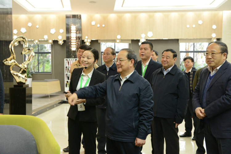 江西省省委副书记、省长鹿心社莅临赣州国际企业中心调研指导