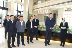 国务院发展研究中心原副主任刘世锦一行到赣州国际企业中心考察