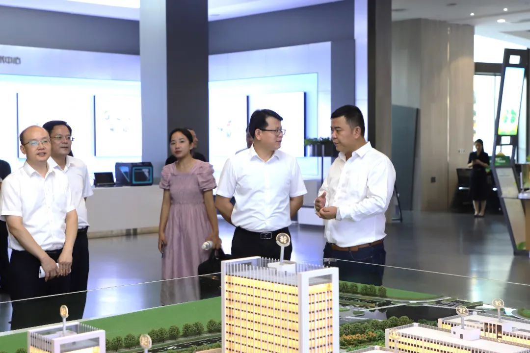 省就业中心党委书记饶雪征一行莅临恒科产业园调研创业孵化基地建设工作